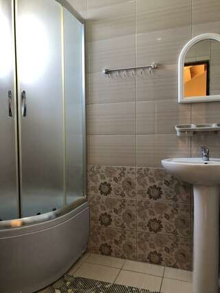 Гостевой дом АнНи Гаспра Четырехместный номер дуплекс улучшенный-4