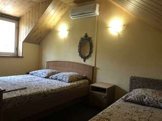 Гостевой дом АнНи Гаспра Двухэтажные аппартаменты трехкомнатные-1