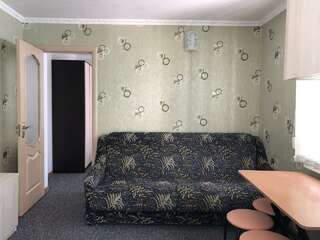 Гостевой дом АнНи Гаспра Четырехместный номер с балконом-26