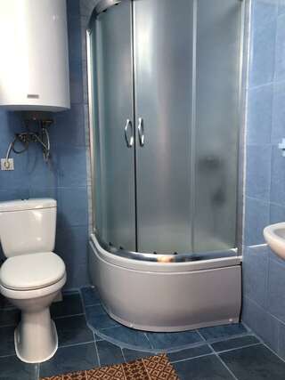 Гостевой дом АнНи Гаспра 2-местный номер стандарт с мини-кухней-4