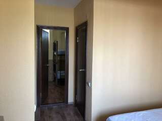 Гостевой дом АнНи Гаспра Номер стандарт с 1 двухъярусной и 1 двуспальной кроватью-8