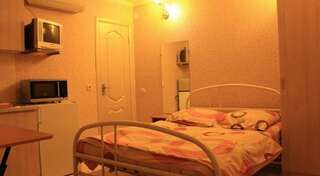 Гостевой дом АнНи Гаспра 2х-местный номер с 1 кроватью и мини-кухней-7