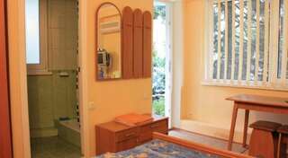 Гостевой дом АнНи Гаспра 2х-местный номер с одной кроватью-4