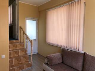 Гостевой дом АнНи Гаспра Четырехместный номер с балконом-17