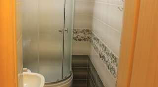 Гостевой дом АнНи Гаспра 2х-местный номер с 1 кроватью и мини-кухней-1