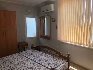 Гостевой дом АнНи Гаспра 2-местный номер стандарт с мини-кухней-11