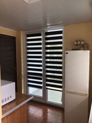 Гостевой дом АнНи Гаспра Четырехместный номер с балконом-5