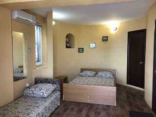 Гостевой дом АнНи Гаспра 3-местный номер стандарт-7