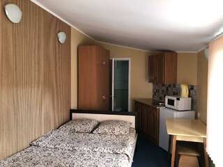 Гостевой дом АнНи Гаспра 2-местный номер стандарт с мини-кухней-1