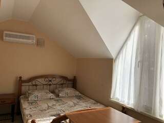 Гостевой дом АнНи Гаспра 2-местный номер стандарт с мини-кухней-12