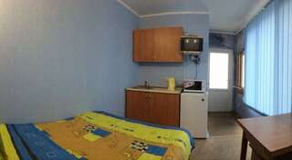 Гостевой дом АнНи Гаспра 2х-местный номер с 1 кроватью и мини-кухней-2